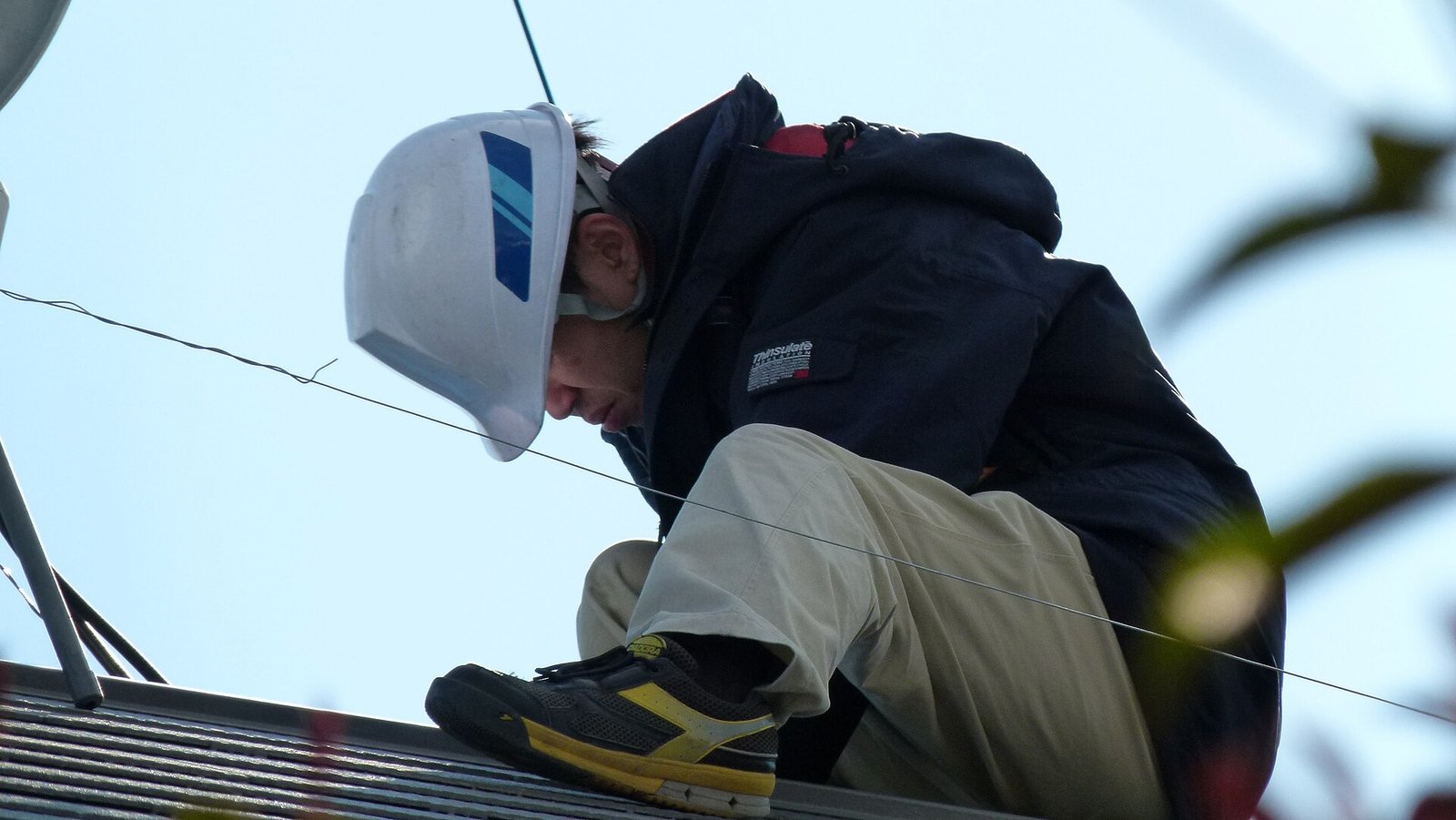 Couvreur au travail